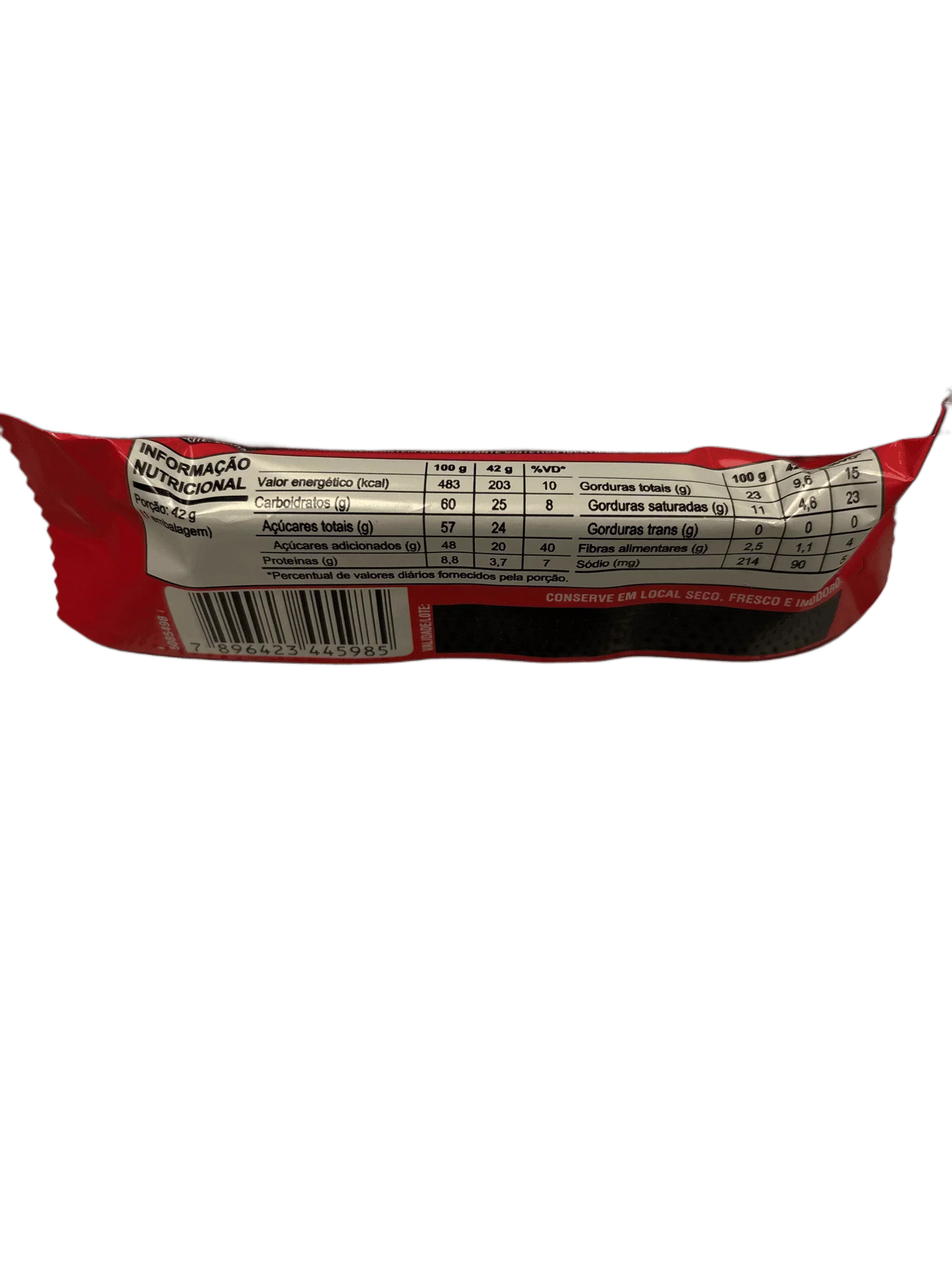 Back of exotic snack package showing nutritional information in Portuguese